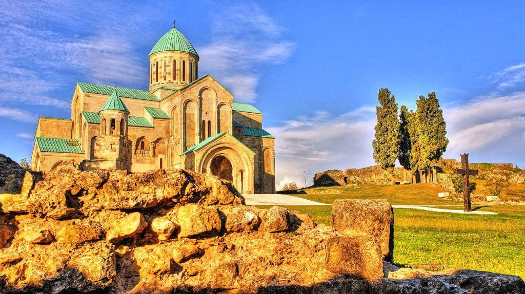 Kutaisi_Bagrati_Cathedral_Kutaisi3_Roberto%20Strauss[1]